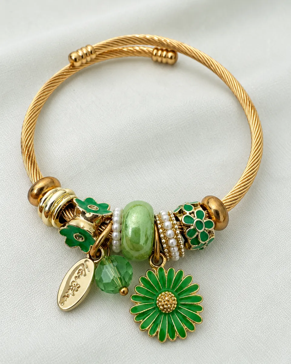 Yeşil Charm Detaylı Bileklik